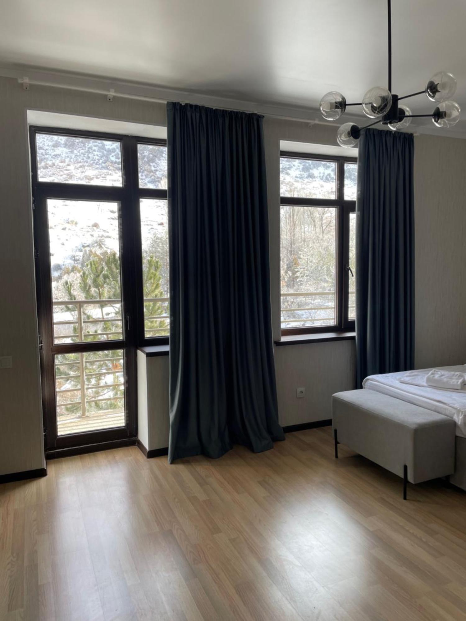 Issyk Ata Retreat Hotel Gorno-Serafimovka Bagian luar foto